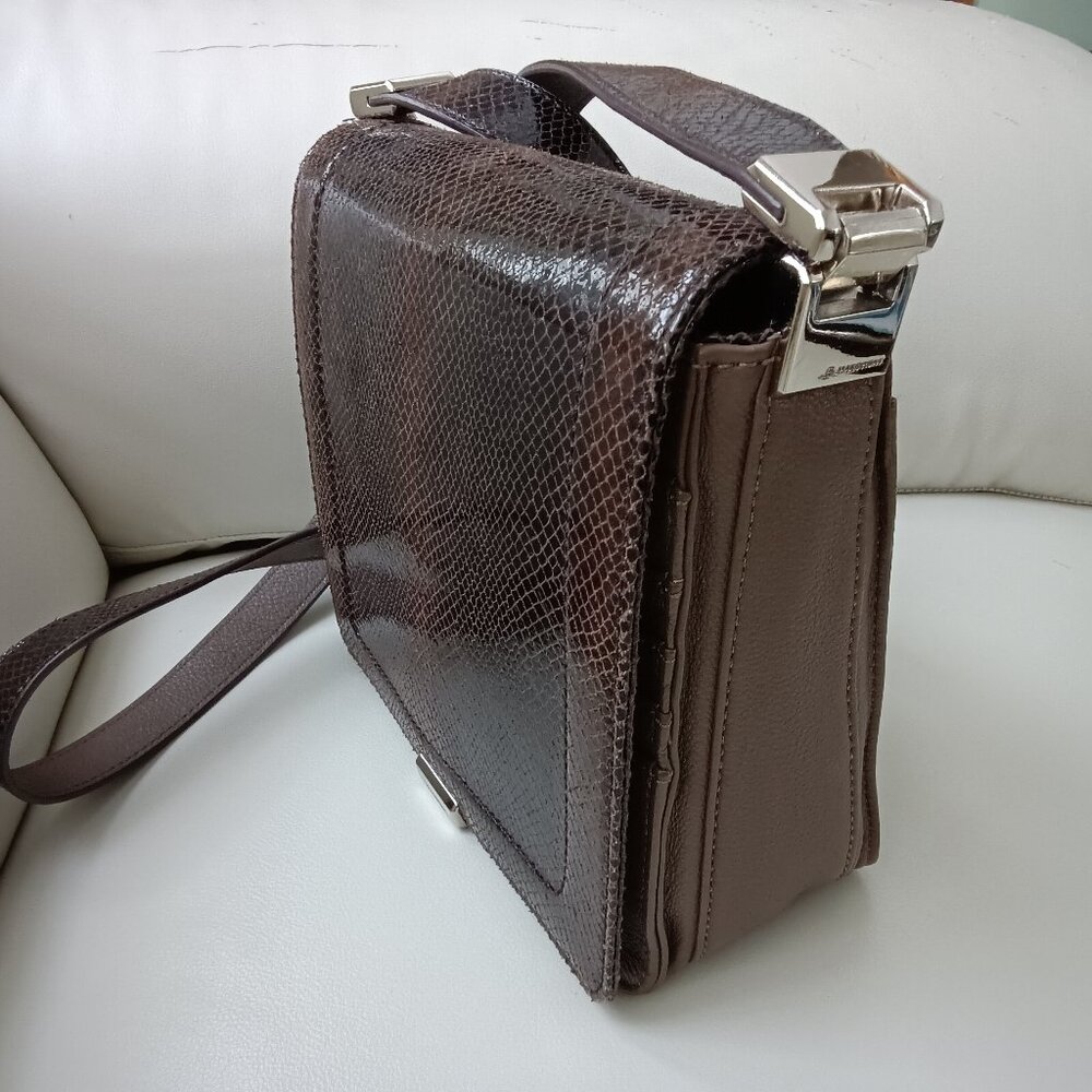 B. Makowsky Crossbody Bag Brown Leather - Picture 5 of 6